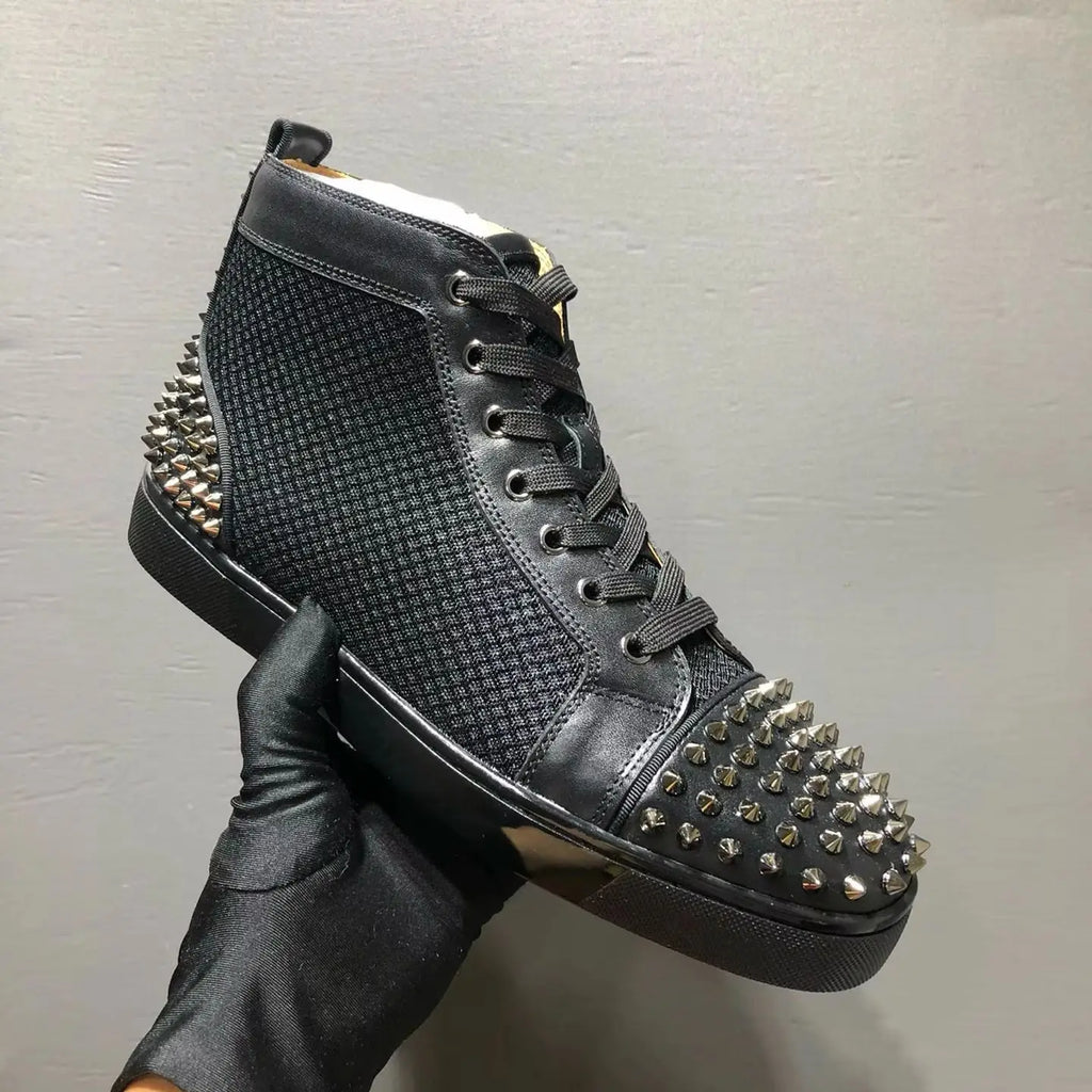 Sneakers Montantes Cuir Véritable Noir Rivets Argentés Homme – Semelle Rouge, Lacets, Tailles 35-48 – CLEVI Paris