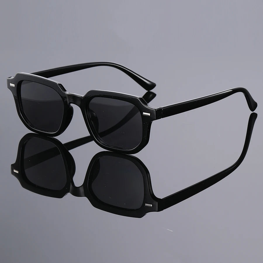 Lunettes de Soleil Carrées Homme Style Y2K Rivets Verres Dégradés 13110 – CLEVI Paris