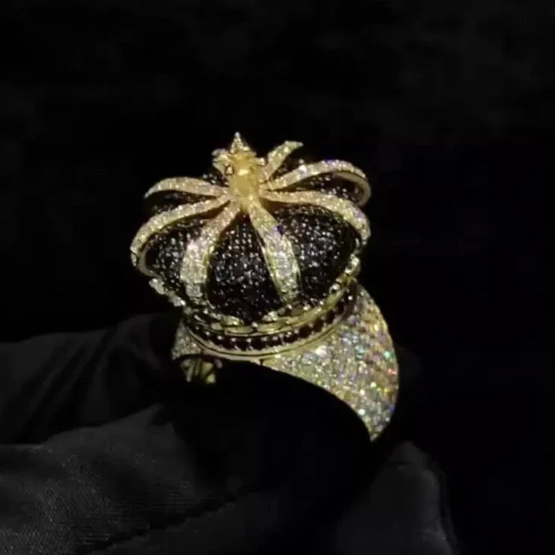 Bague Homme Couronne 3D Iced Out Zircon Bicolore Plaqué Or 18K – CLEVI Paris
