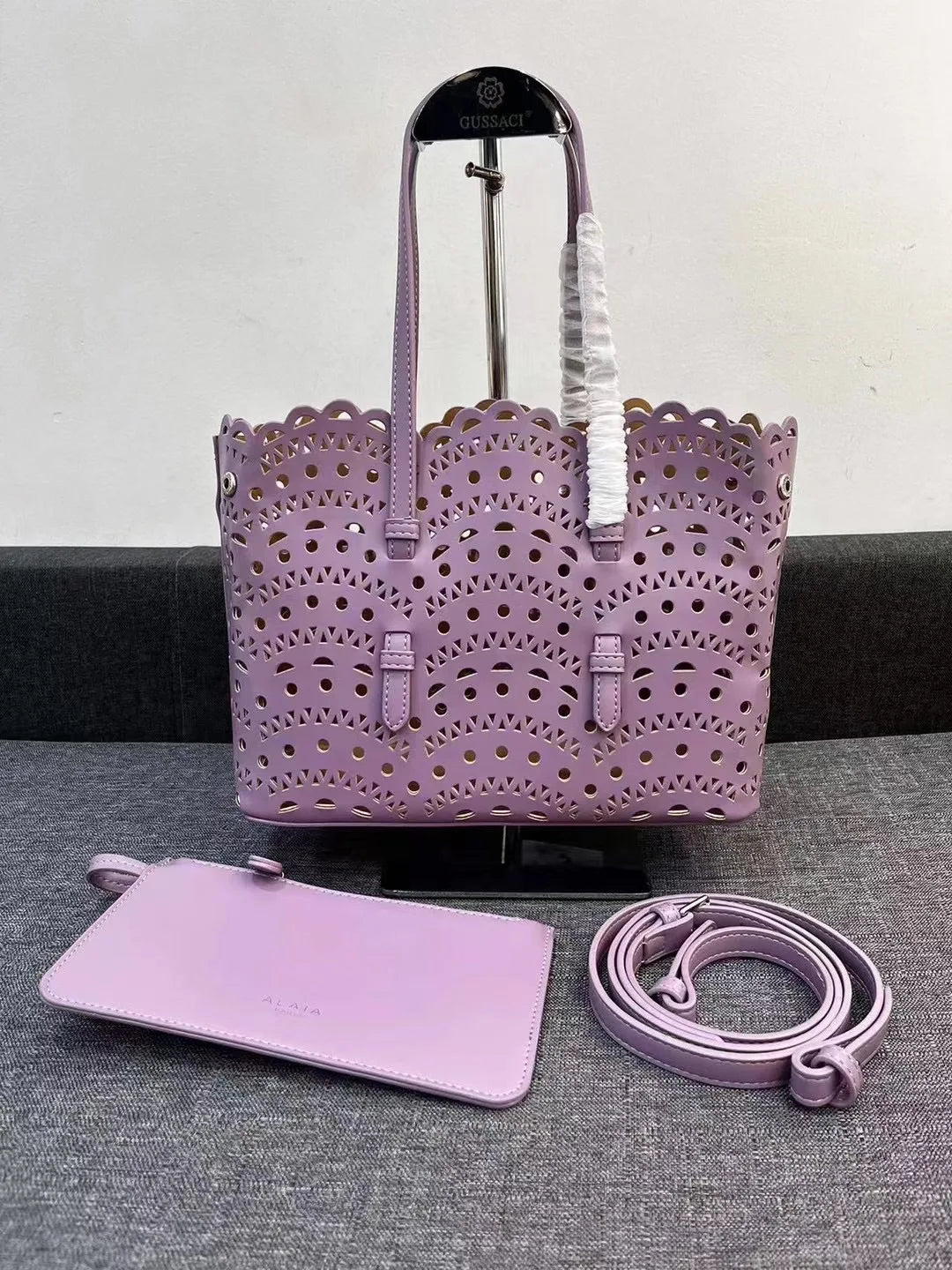 Sac fourre-tout femme à découpes – CLEVI Paris