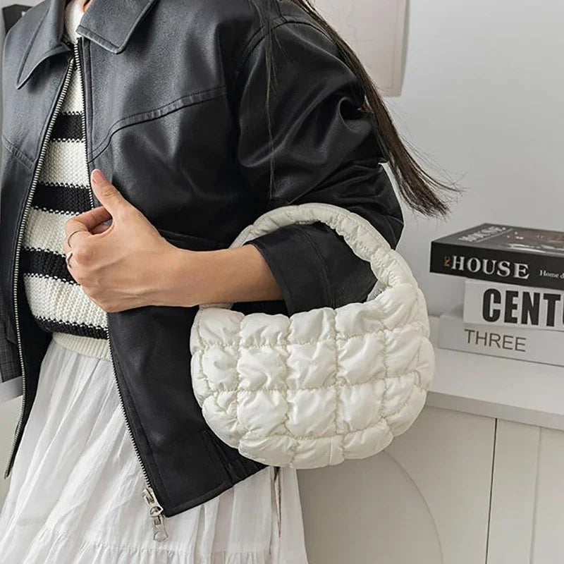 Mini Candy Bag en Nylon Matelassé — Sac Baguette Tendance, Fermeture Éclair, 4 Coloris | CLEVI Paris