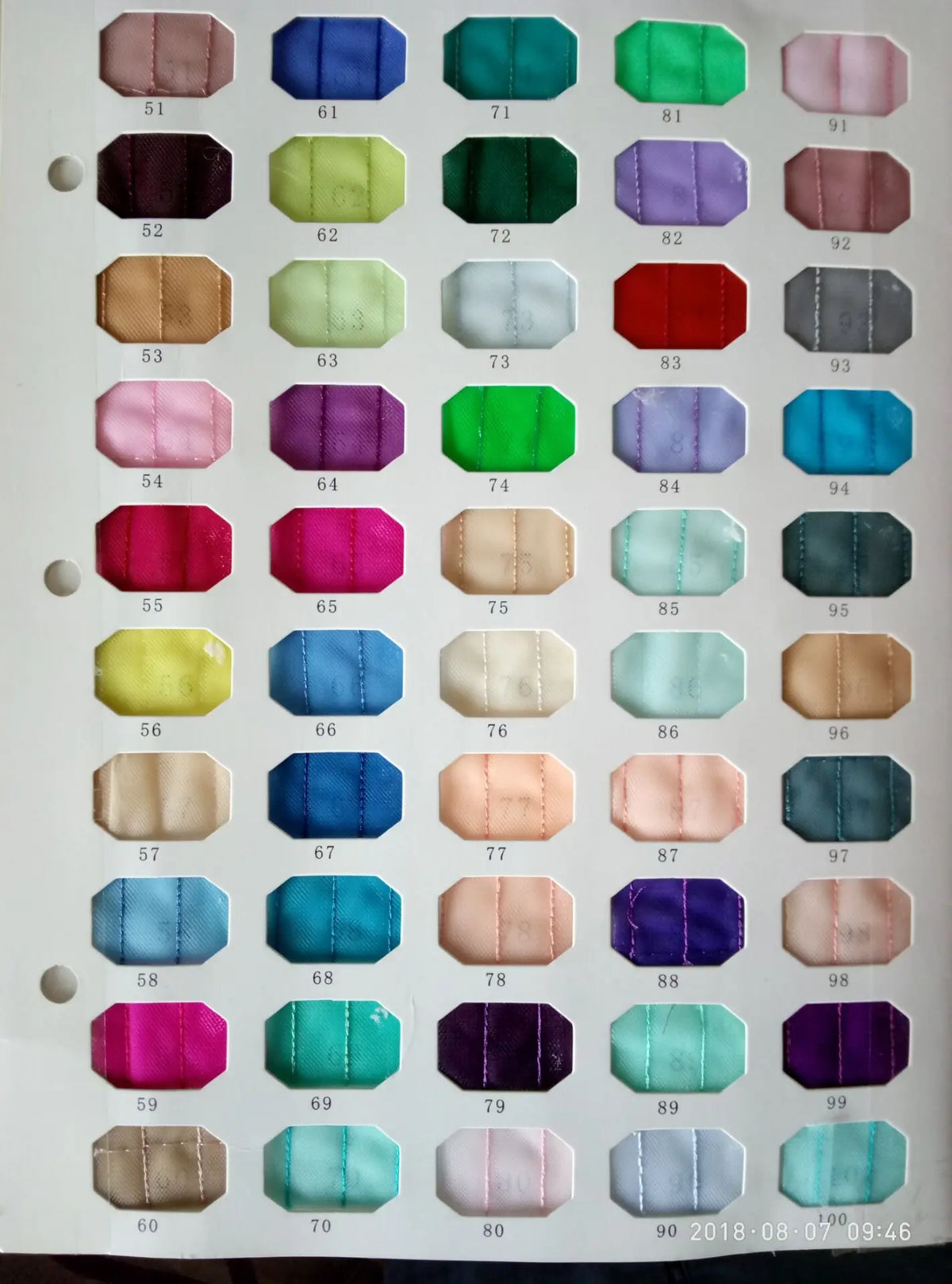 Robe de bal dentelle à appliques col haut – CLEVI Paris