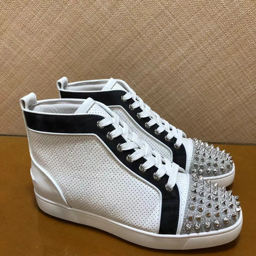 Sneakers Montantes Cuir Véritable Blanc Rivets Argentés Homme – Semelle Rouge, Lacets, Tailles 35-48 – CLEVI Paris