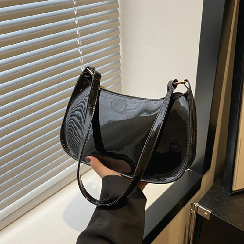 Sac Baguette Rétro en Cuir — CLEVI Paris