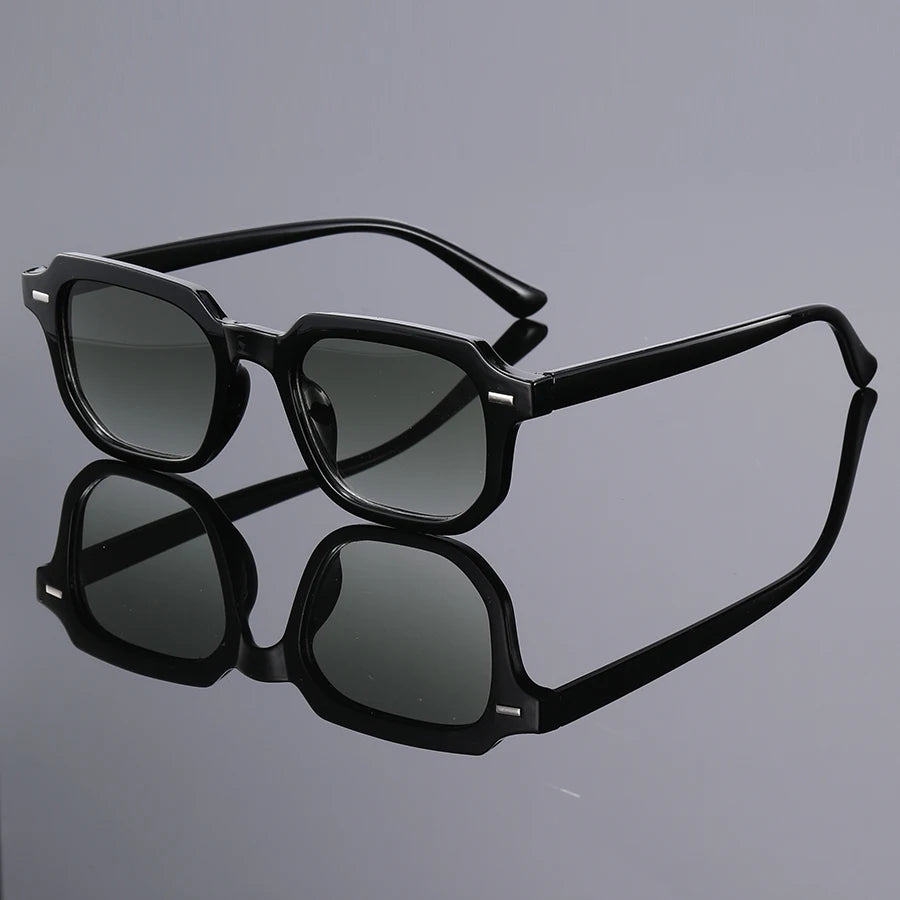 Lunettes de Soleil Carrées Homme Style Y2K Rivets Verres Dégradés 13110 – CLEVI Paris
