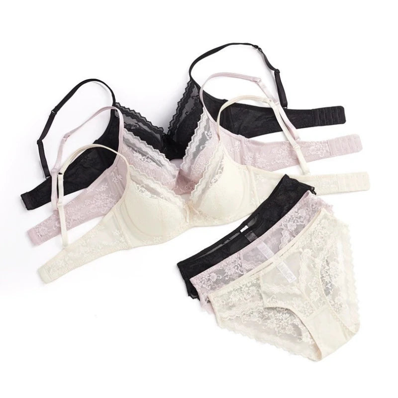 Ensemble Lingerie Dentelle Brodée Push-Up — Soutien-Gorge & Culotte | CLEVI Paris