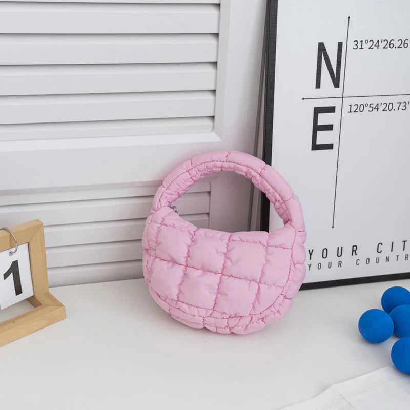 Mini Candy Bag en Nylon Matelassé — Sac Baguette Tendance, Fermeture Éclair, 4 Coloris | CLEVI Paris