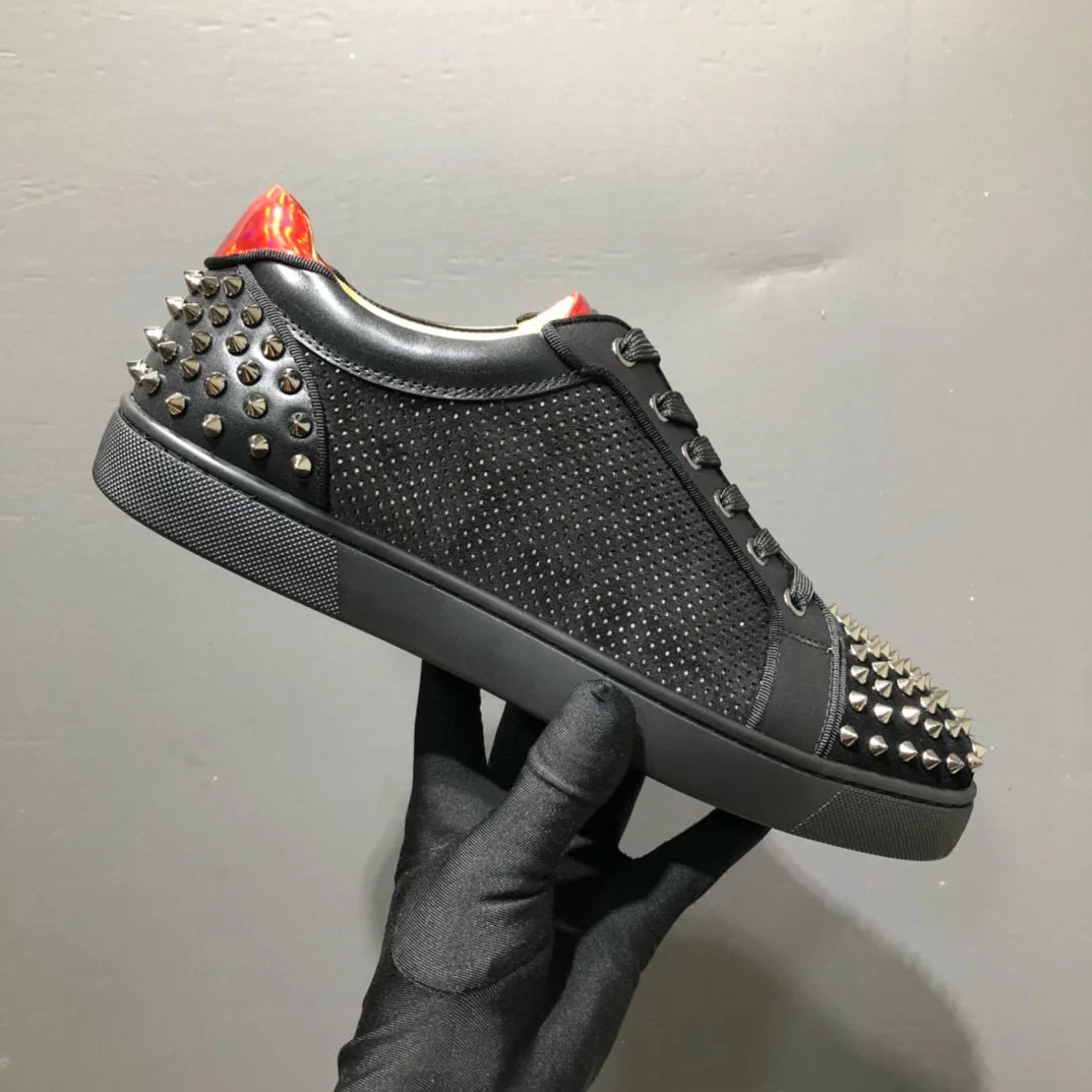 Sneakers Luxe Cuir Véritable Rivets Argent – Homme & Femme, Tailles 35-48 – CLEVI Paris