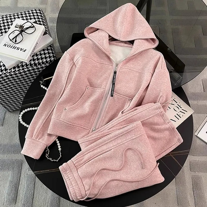 Ensemble Sport Femme 2 Pièces Sweat Capuche Zippé + Jogging Fleece Winkeep – Rose, Beige, Gris – CLEVI Paris