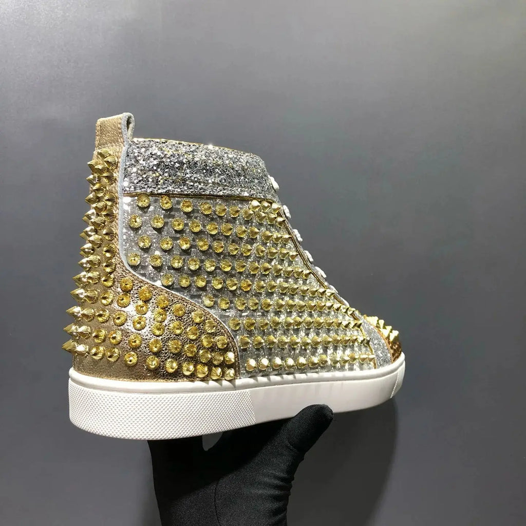 Sneakers Montantes Cuir Véritable Or Rivets Diamants Homme – Semelle Rouge, Lacets, Tailles 35-48 – CLEVI Paris