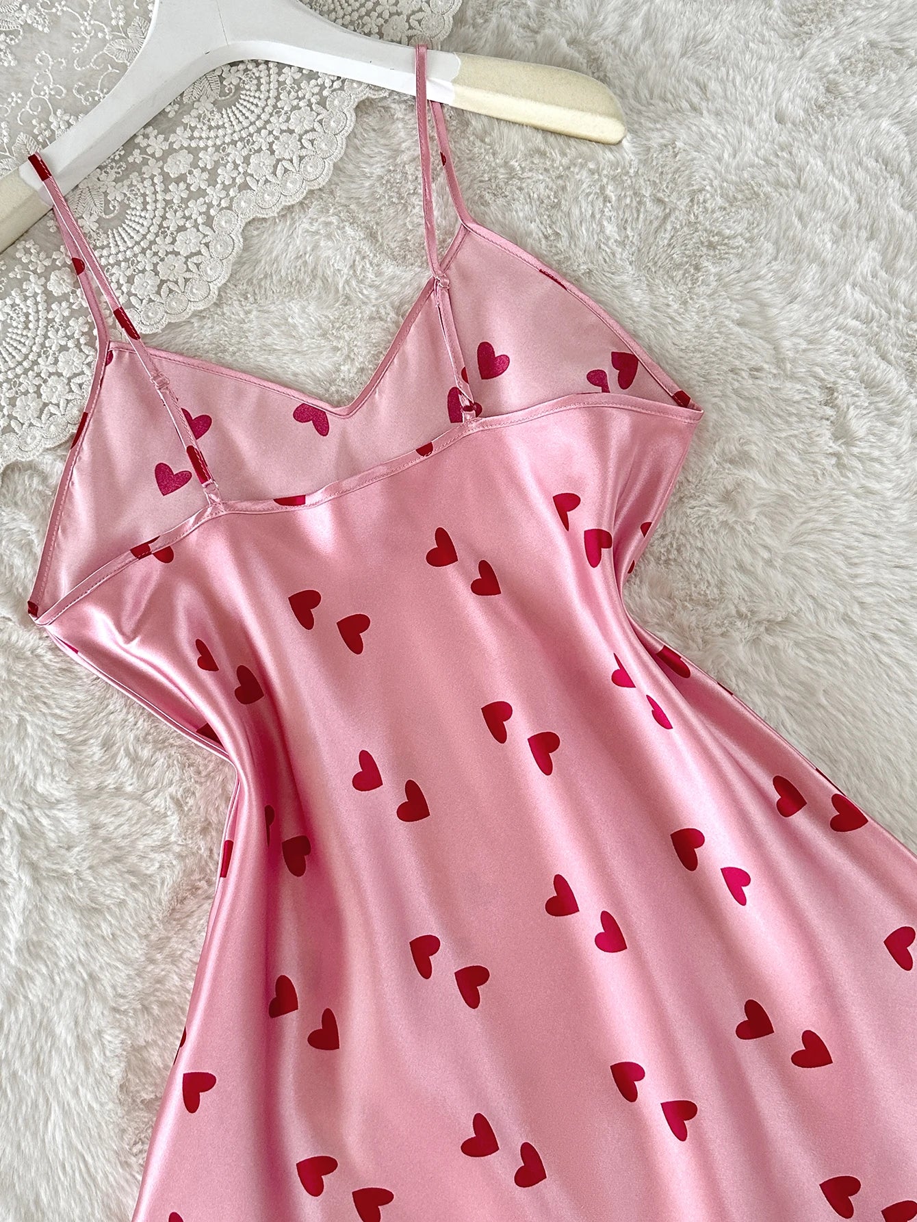 Nuisette Rose Imprimé Cœurs Col V Bretelles Spaghetti Femme Robe de Nuit Mignonne Douce S-XL – CLEVI Paris
