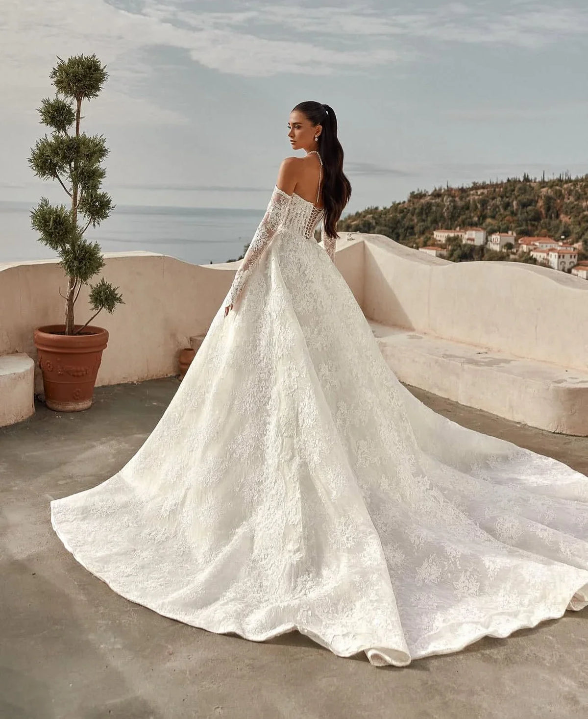 Robe de mariée princesse en tulle et dentelle – CLEVI Paris