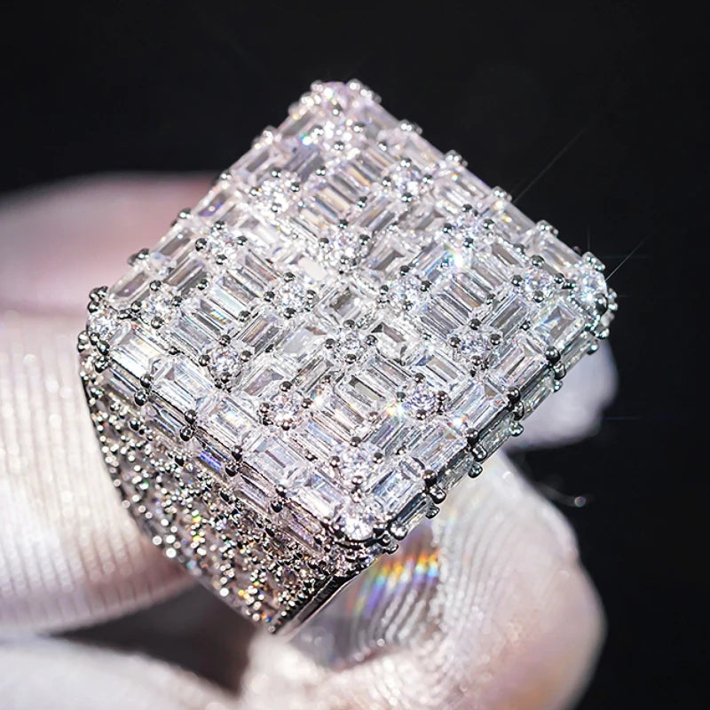 Bague Cocktail Géométrique Femme Huitan DJ142 – Zircone Cubique Argentée
