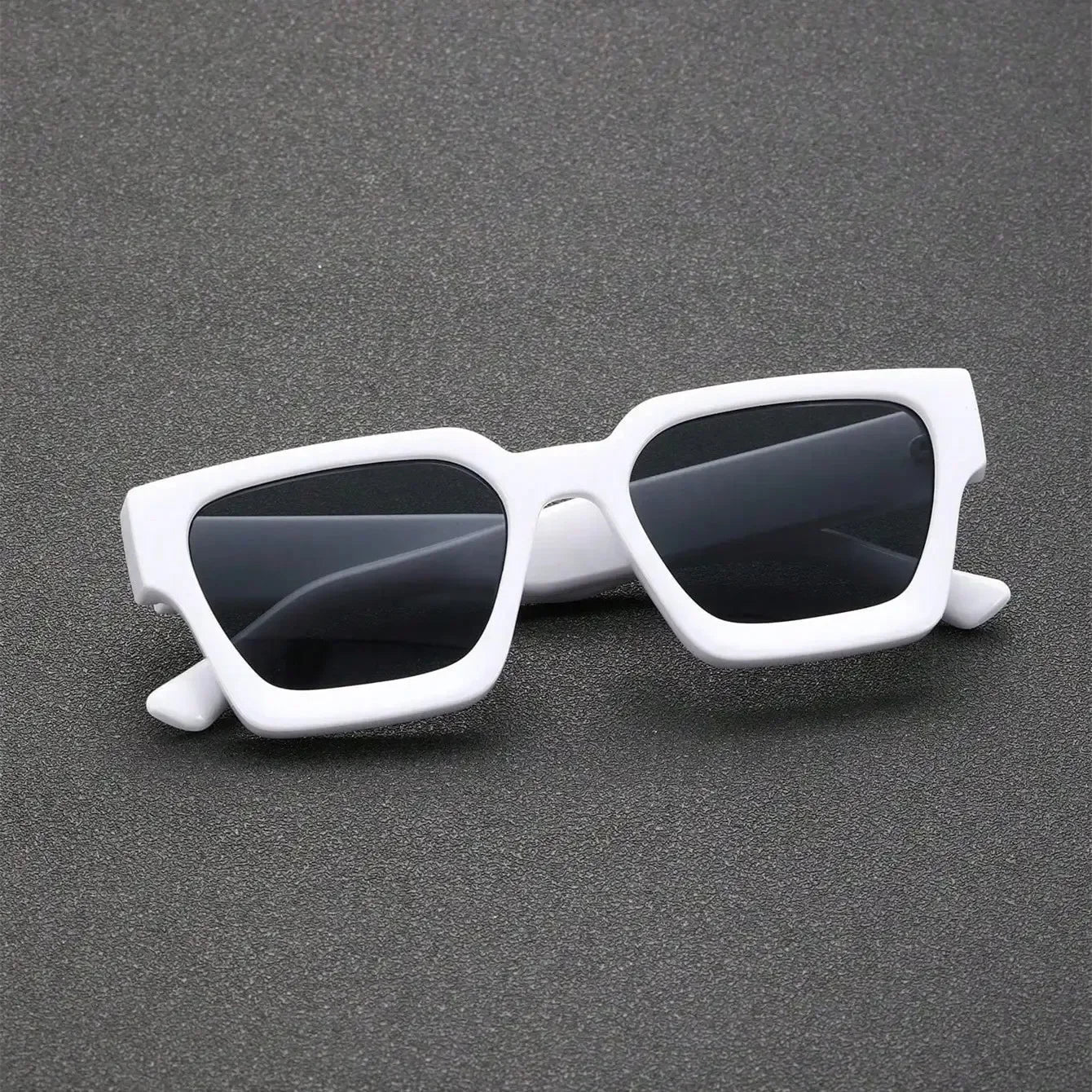 Lunettes de Soleil Carrées Mode Femme – Monture Plastique UV400 Plage Conduite Photo – CLEVI Paris