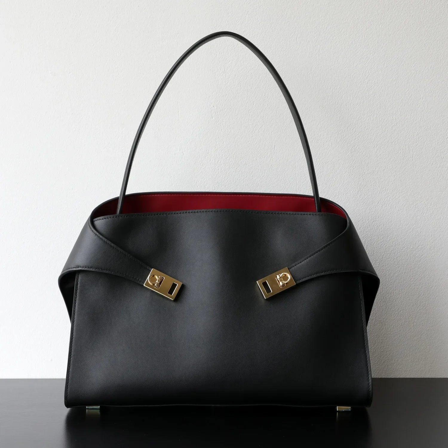 Sac Épaule Cuir Suédé Femme Verrou Métallique Style Minimaliste – CLEVI Paris
