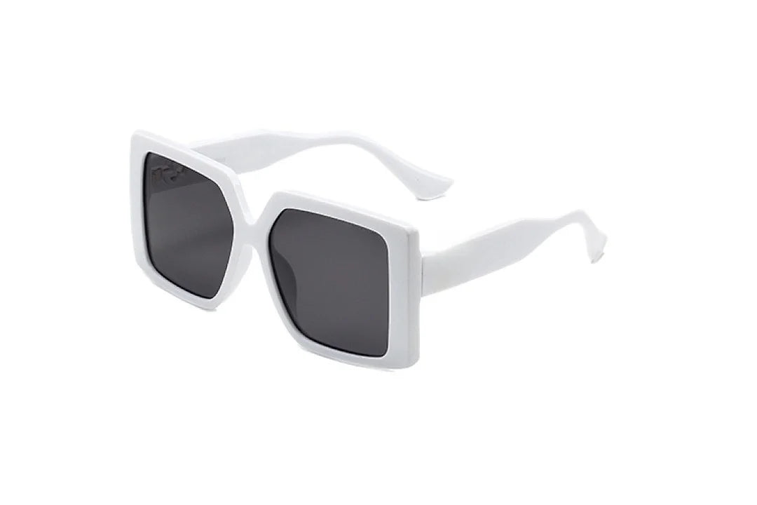 Lunettes de Soleil Ovales Élégantes Femme – Monture Acier Dorée UV400 Filtre 4 – CLEVI Paris