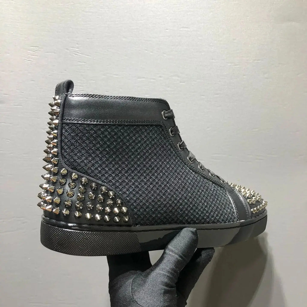 Sneakers Montantes Cuir Véritable Noir Rivets Argentés Homme – Semelle Rouge, Lacets, Tailles 35-48 – CLEVI Paris