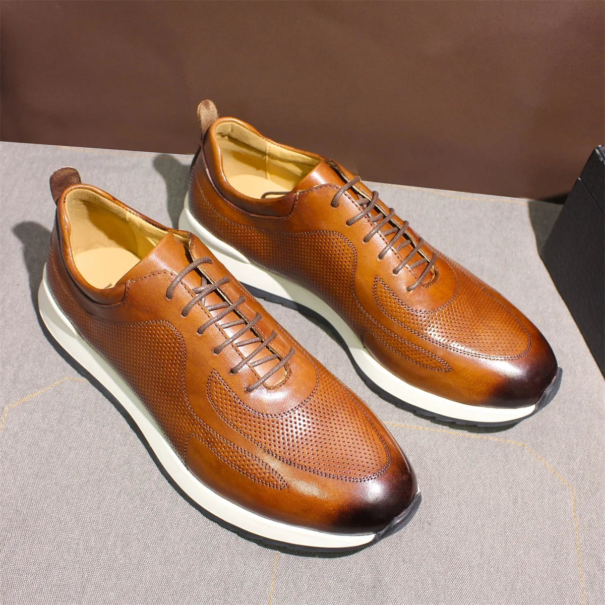 Sneakers Homme Cuir Véritable Perforé – Confort & Style Casual