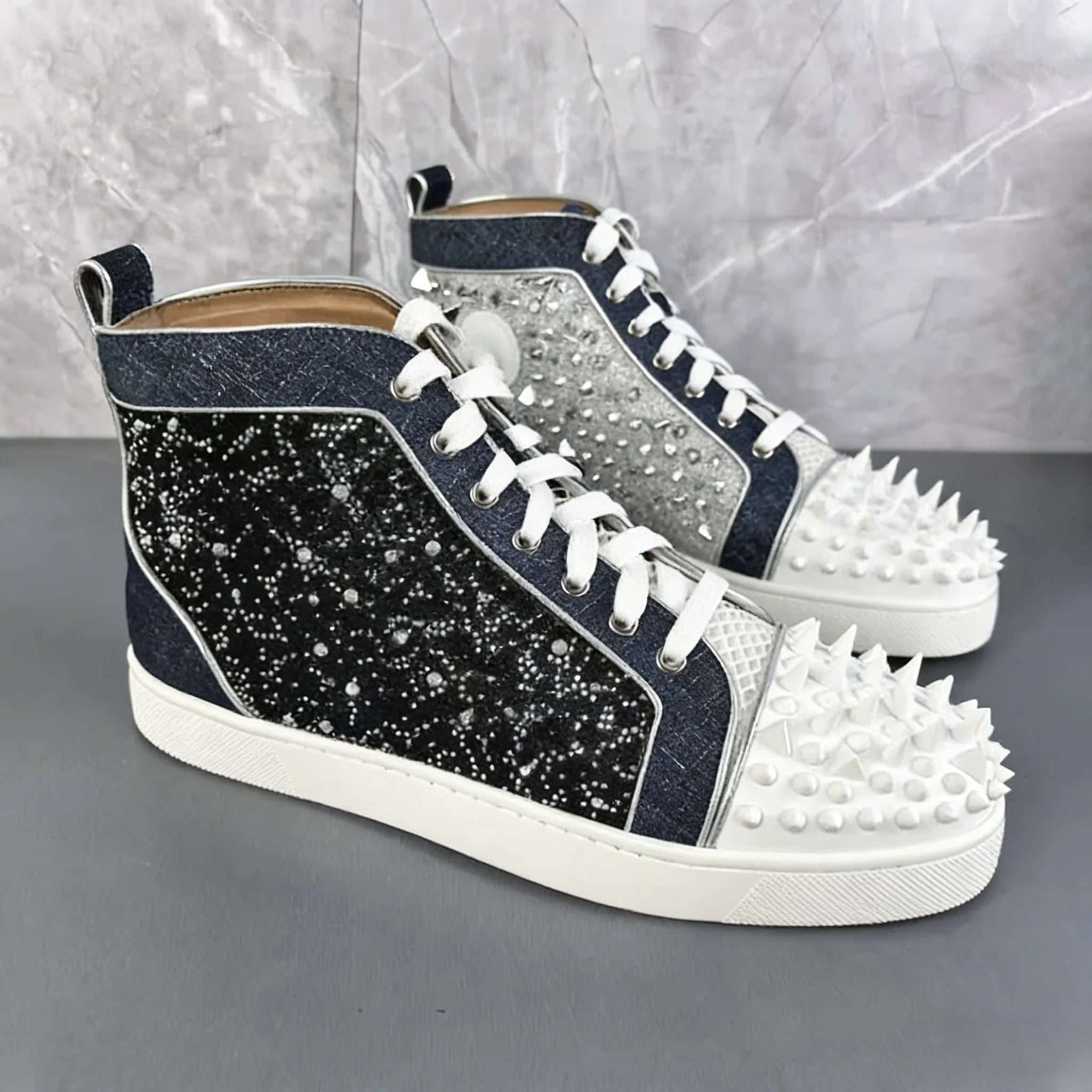 Sneakers Montantes Cuir Color Block Bleu Blanc Spikes Homme – Semelle Rouge, Lacets, Tailles 39-46 – CLEVI Paris