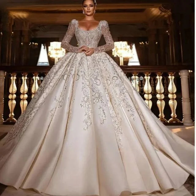 Robe de mariée sirène en tulle à col rond – CLEVI Paris