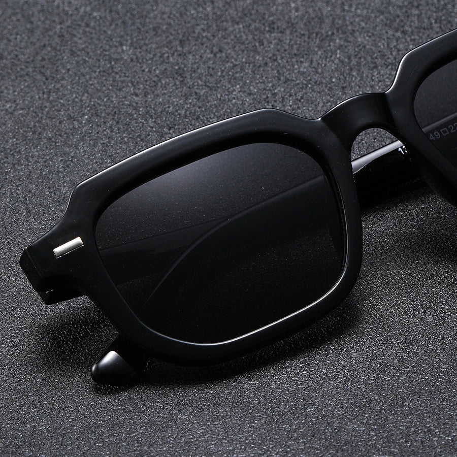 Lunettes de Soleil Carrées Homme Style Y2K Rivets Verres Dégradés 13110 – CLEVI Paris