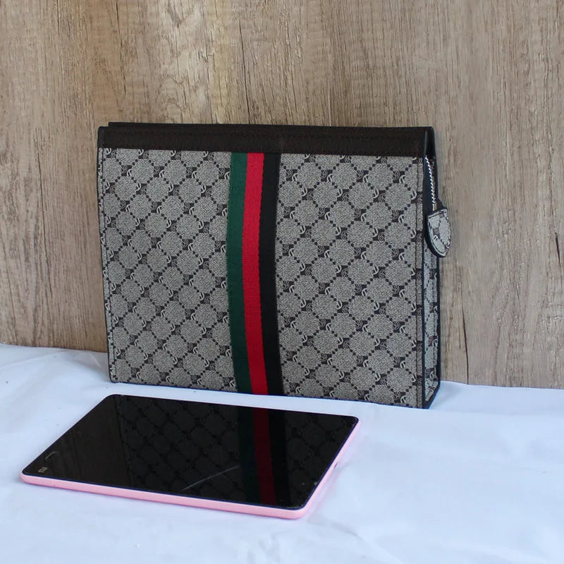 Pochette homme zippée 26 × 21 cm – CLEVI Paris