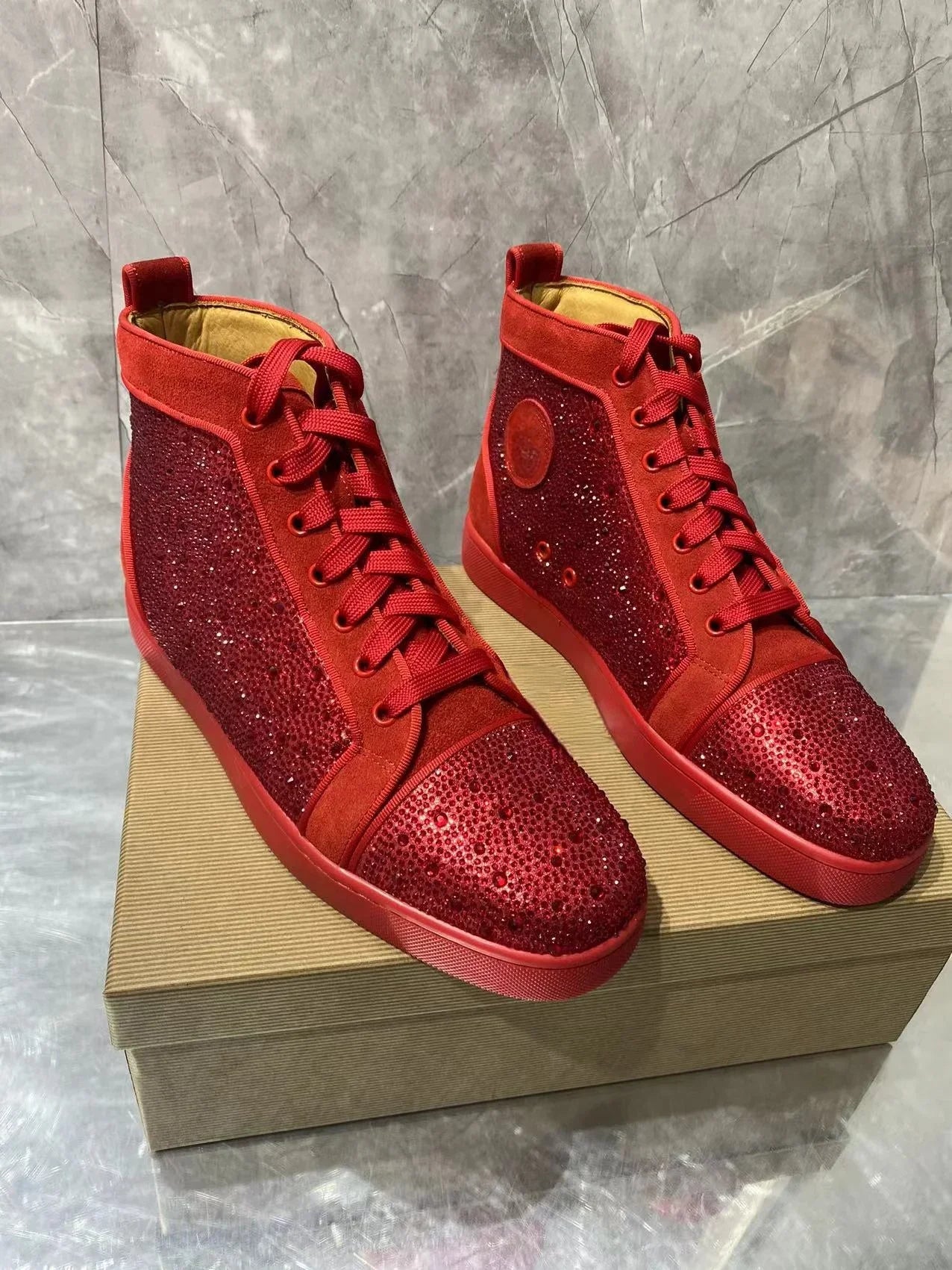 Sneakers Montantes Rouge – Strass, Lacets, Bout Rond | Femme & Homme | Tailles 36–47