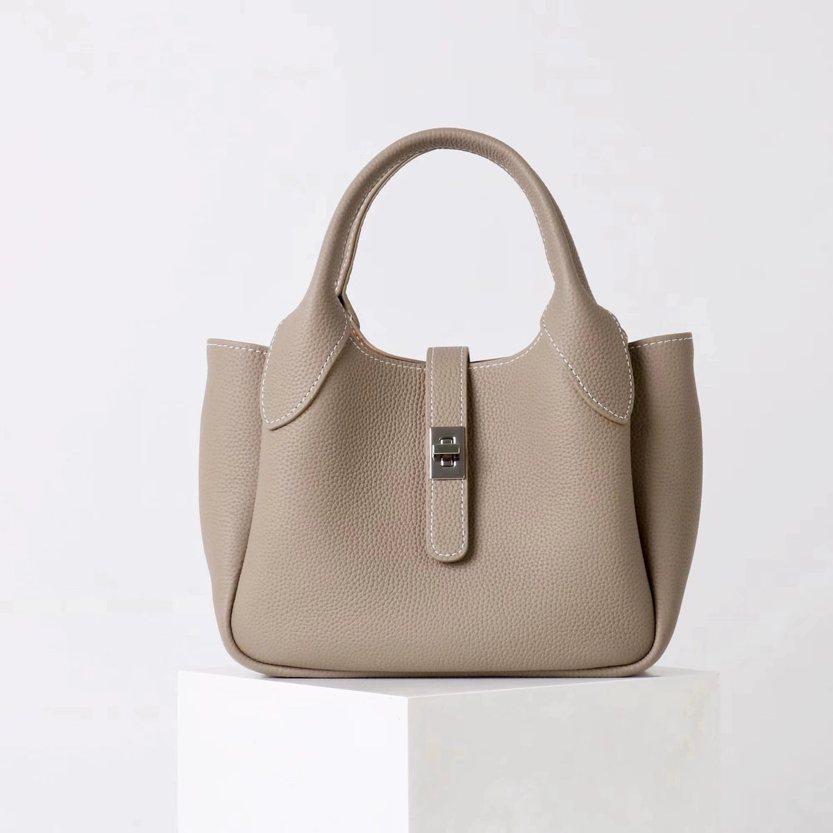Sac seau femme en cuir à poches – CLEVI Paris