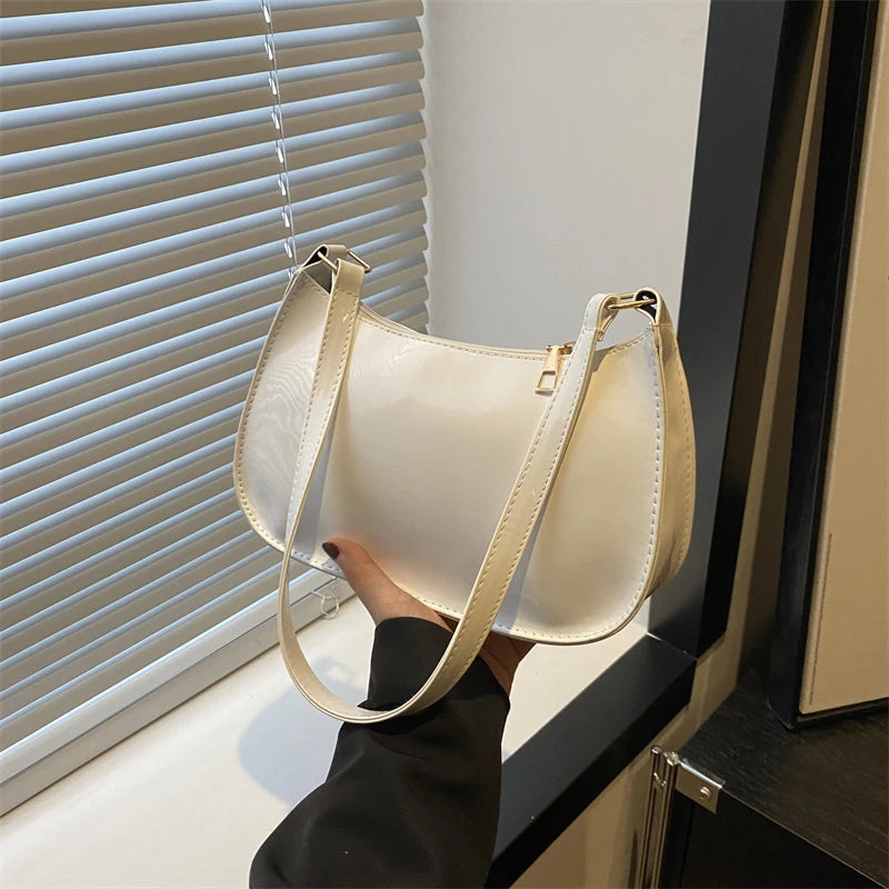 Sac Baguette Rétro en Cuir — CLEVI Paris