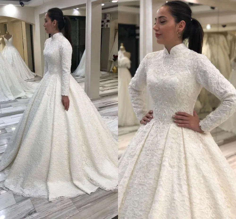 Robe de mariée en dentelle robe de bal à col rond – CLEVI Paris
