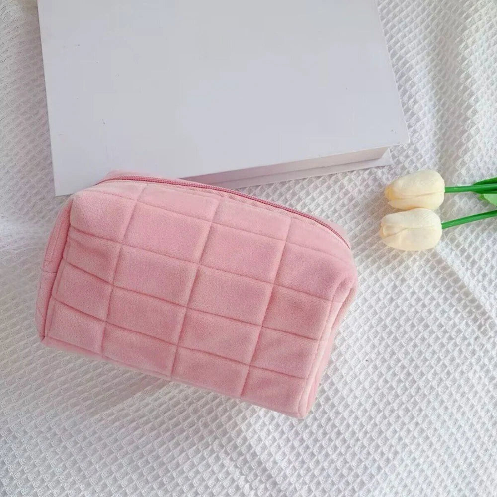 Trousse de Maquillage en Velours Cylindrique — Voyage, Fermeture Éclair, 4 Coloris | CLEVI Paris
