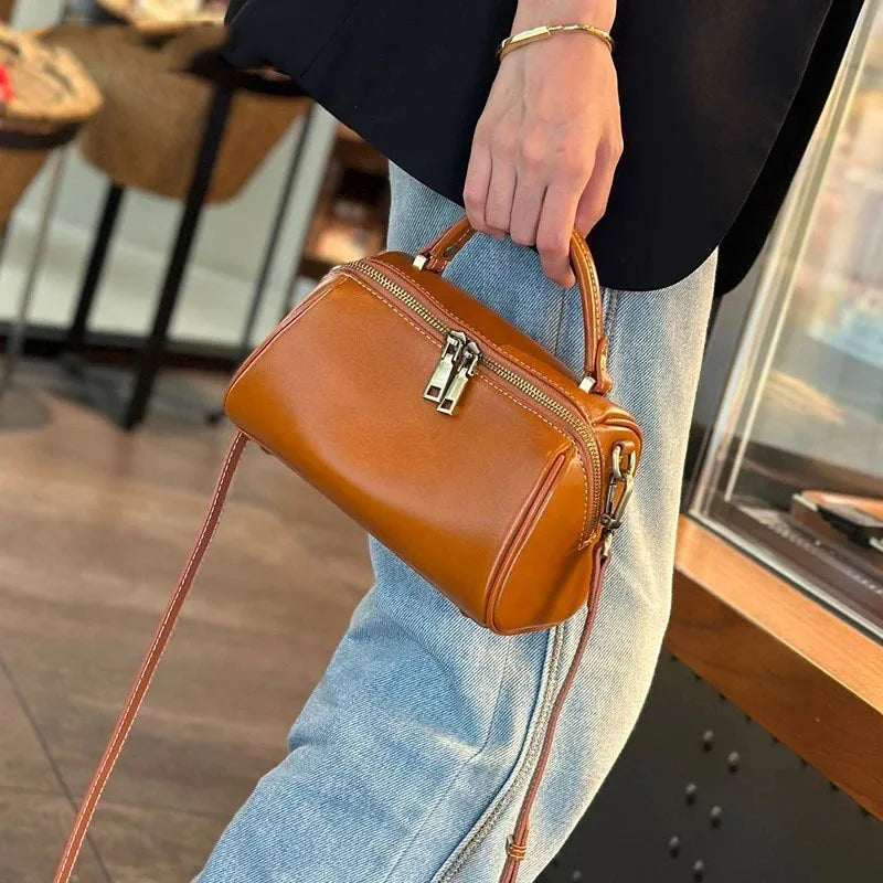 Pochette femme en cuir pleine fleur – CLEVI Paris