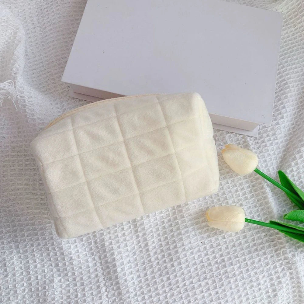 Trousse de Maquillage en Velours Cylindrique — Voyage, Fermeture Éclair, 4 Coloris | CLEVI Paris