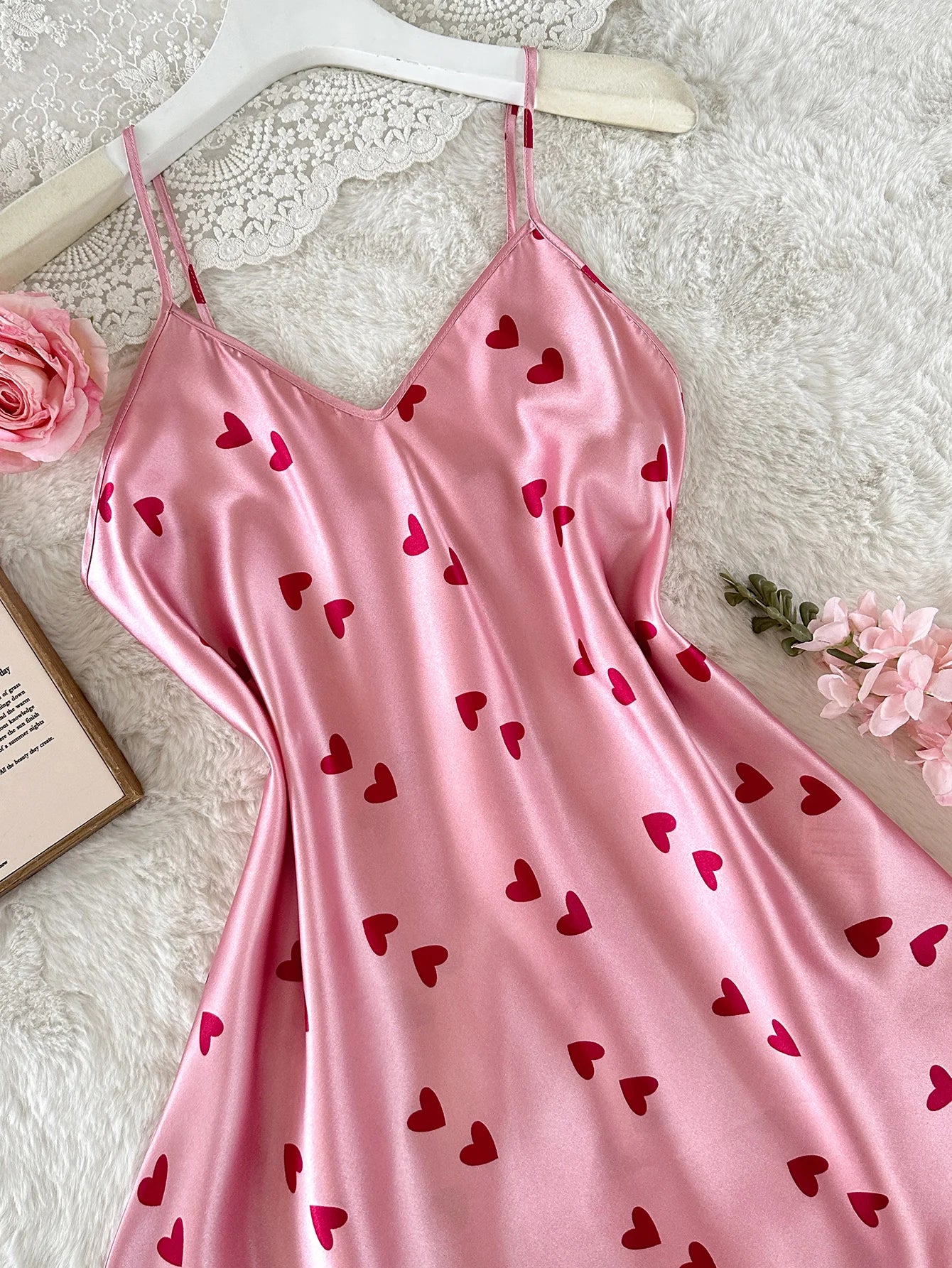 Nuisette Rose Imprimé Cœurs Col V Bretelles Spaghetti Femme Robe de Nuit Mignonne Douce S-XL – CLEVI Paris
