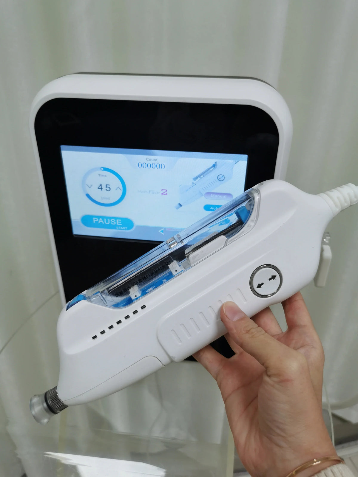 Appareil de soin facial RF hydratant – CLEVI Paris
