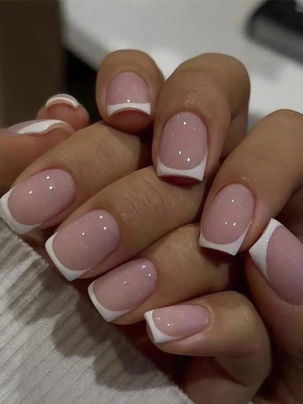 Faux Ongles Press-On Style French | Lot de 24, Forme Carrée – CLEVI Paris