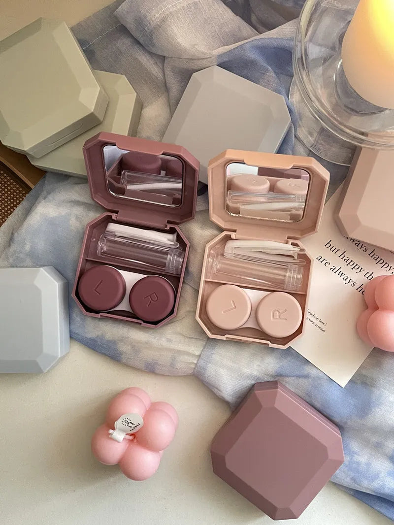 Étui à Lentilles de Contact Candy Color | Kit Voyage Complet avec Pince, Ventouse & Miroir | 4 Coloris – CLEVI Paris