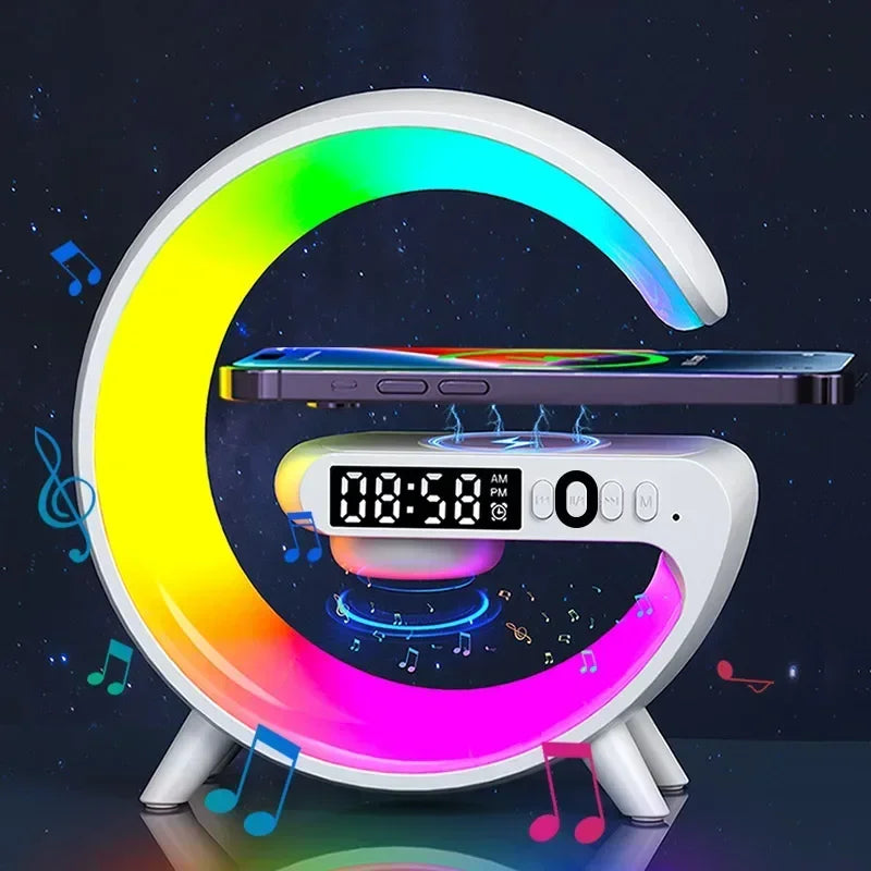 Station de Charge Sans Fil 15W — Enceinte Bluetooth, Lampe Ambiance RGB 9 Modes, Réveil | CLEVI Paris