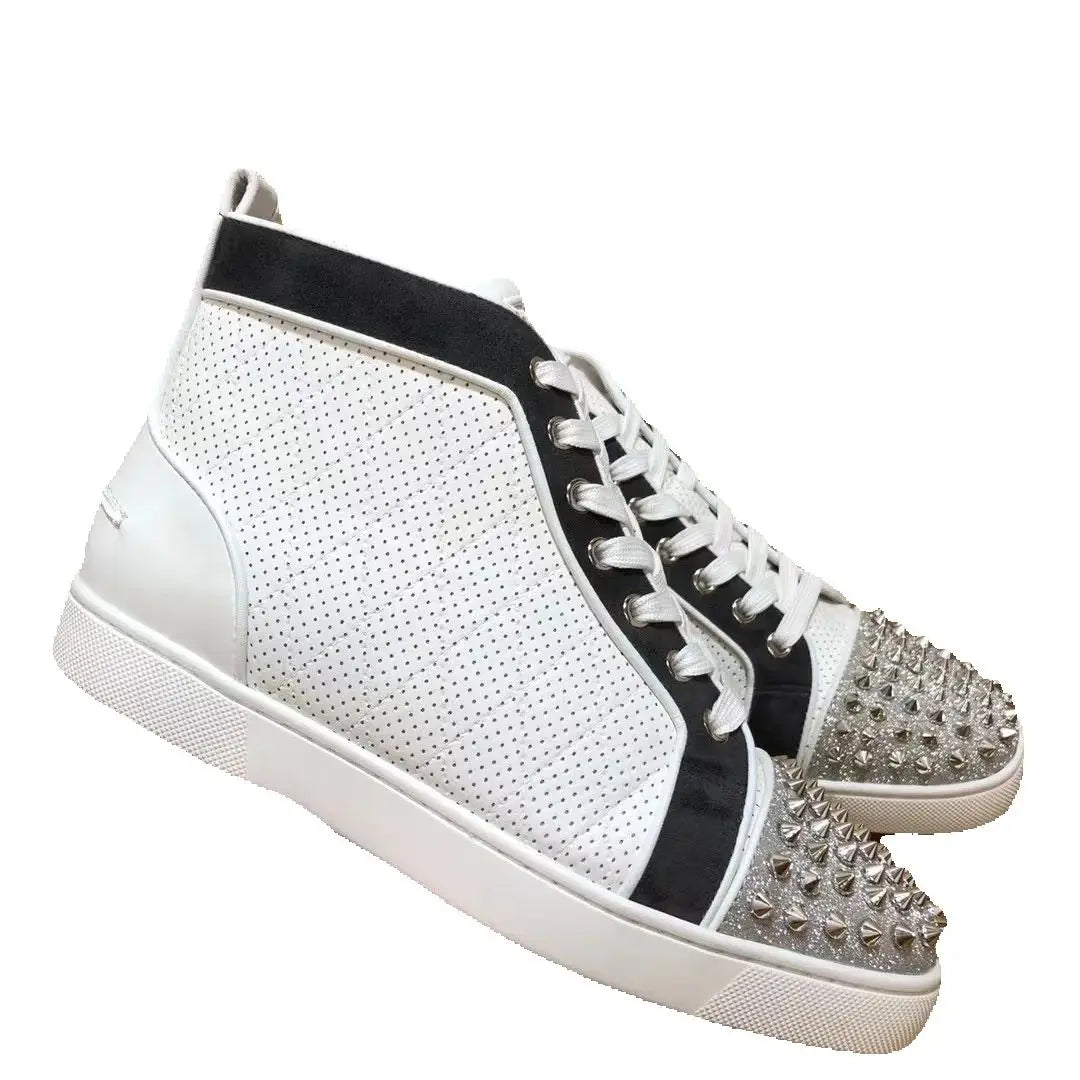 Sneakers Montantes Cuir Véritable Blanc Rivets Argentés Homme – Semelle Rouge, Lacets, Tailles 35-48 – CLEVI Paris