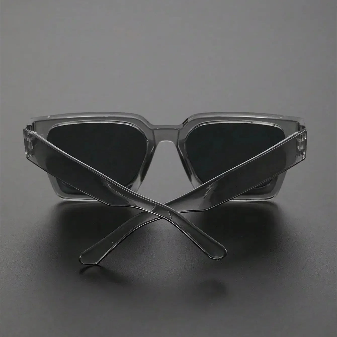 Lunettes de Soleil Carrées Mode Femme – Monture Plastique UV400 Plage Conduite Photo – CLEVI Paris