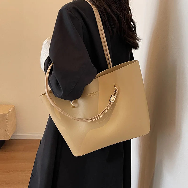 Grand Sac Épaule PU Femme Style Classique 37x12x25cm 600g Décor Lettres – CLEVI Paris