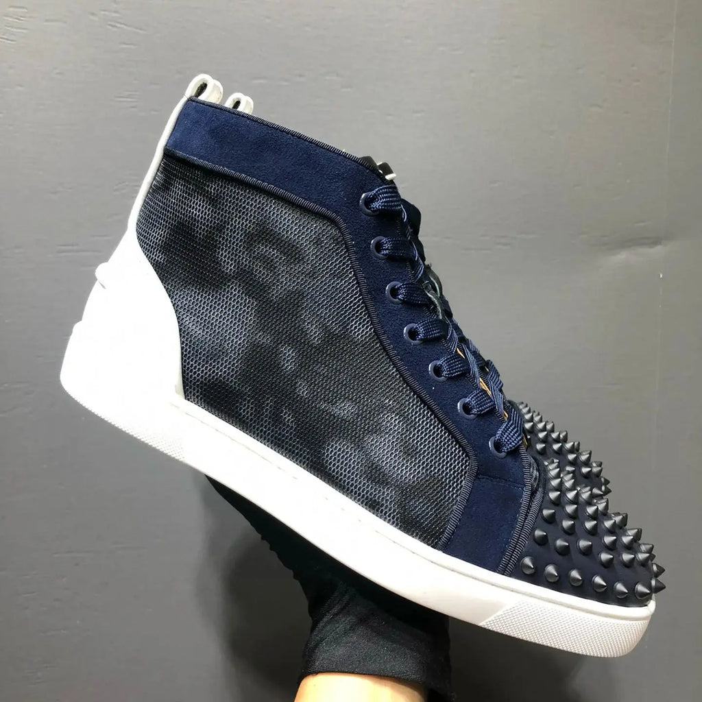 Sneakers Montantes Cuir Véritable Bleu Rivets Noirs Homme – Semelle Rouge, Lacets, Tailles 35-48 – CLEVI Paris