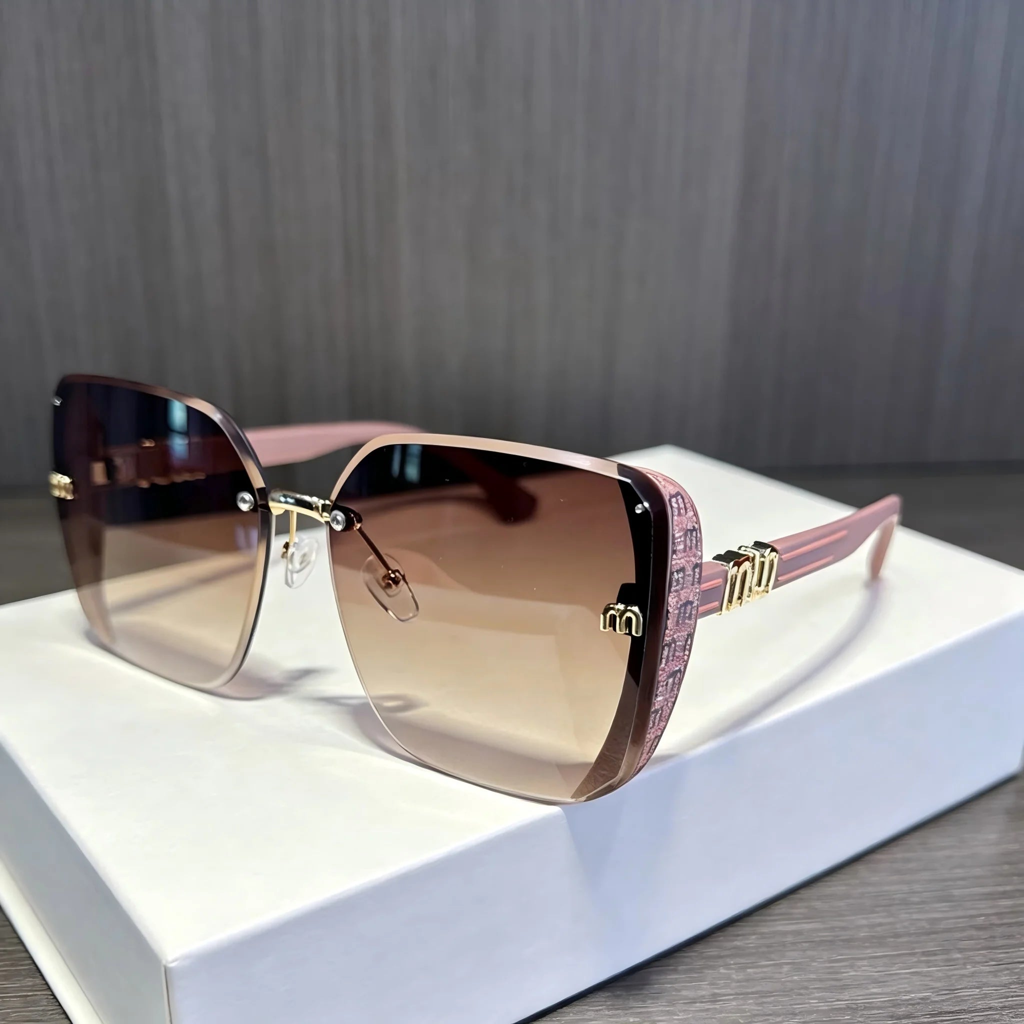 Lunettes de Soleil Carrées Vintage Dégradé UV400 Monture Résine Femme – CLEVI Paris