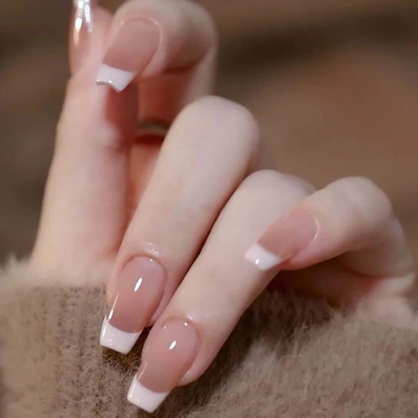 Faux Ongles Press-On Style French | Lot de 24, Forme Carrée – CLEVI Paris