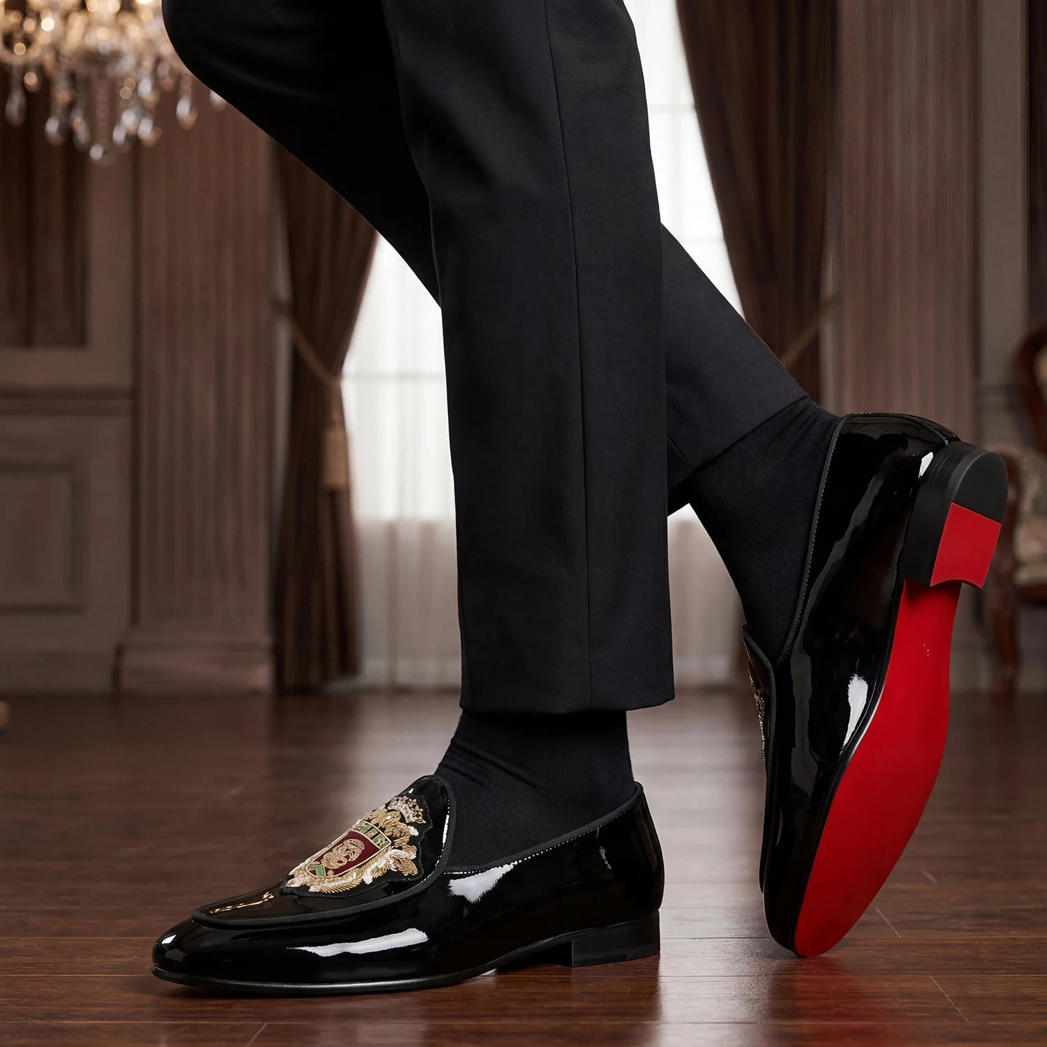 Loafer Homme Cuir Verni Broderies Manuelles Semelle Rouge – CLEVI Paris