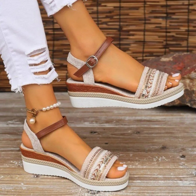 Sandales femme tressées à talon compensé – CLEVI Paris