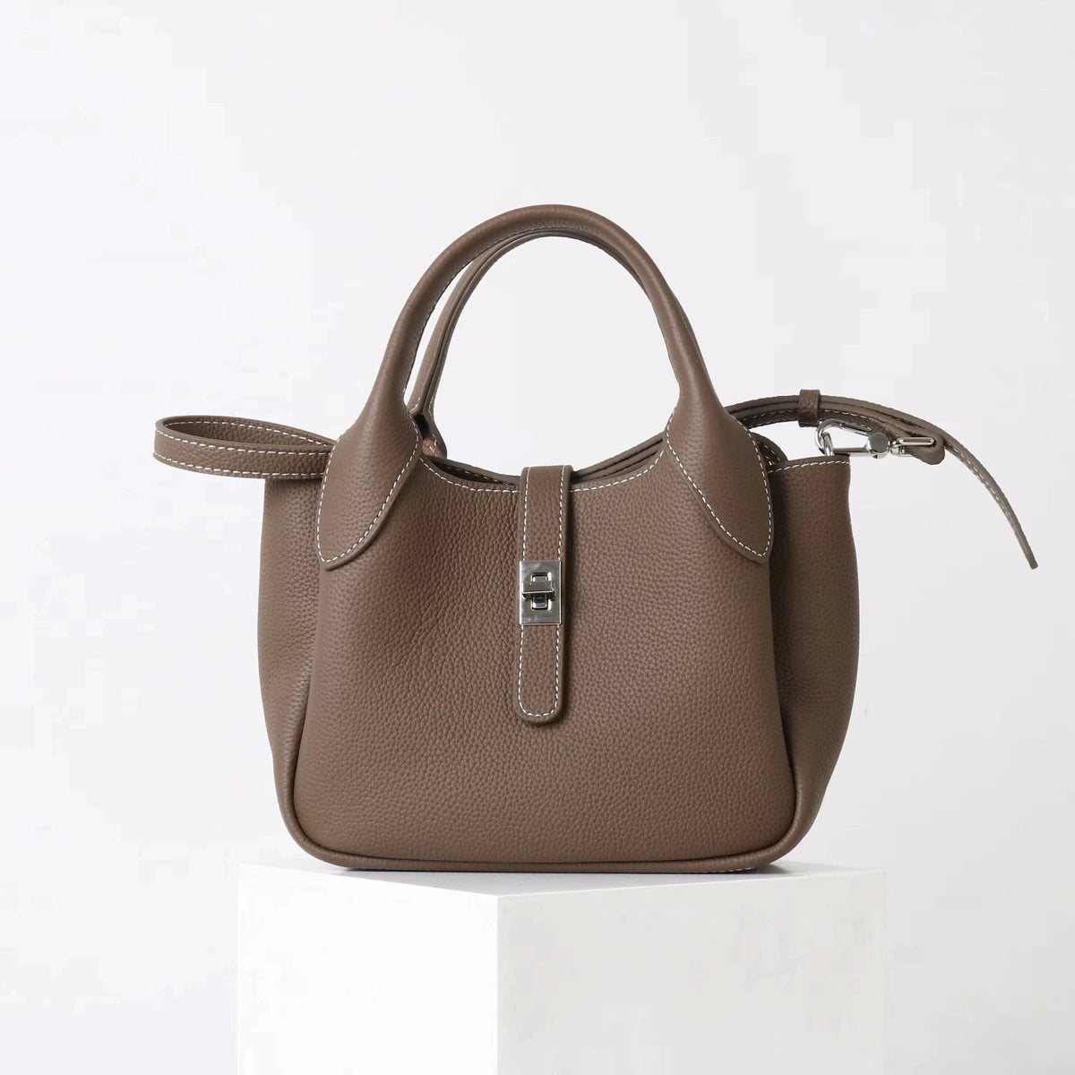 Sac seau femme en cuir à poches – CLEVI Paris