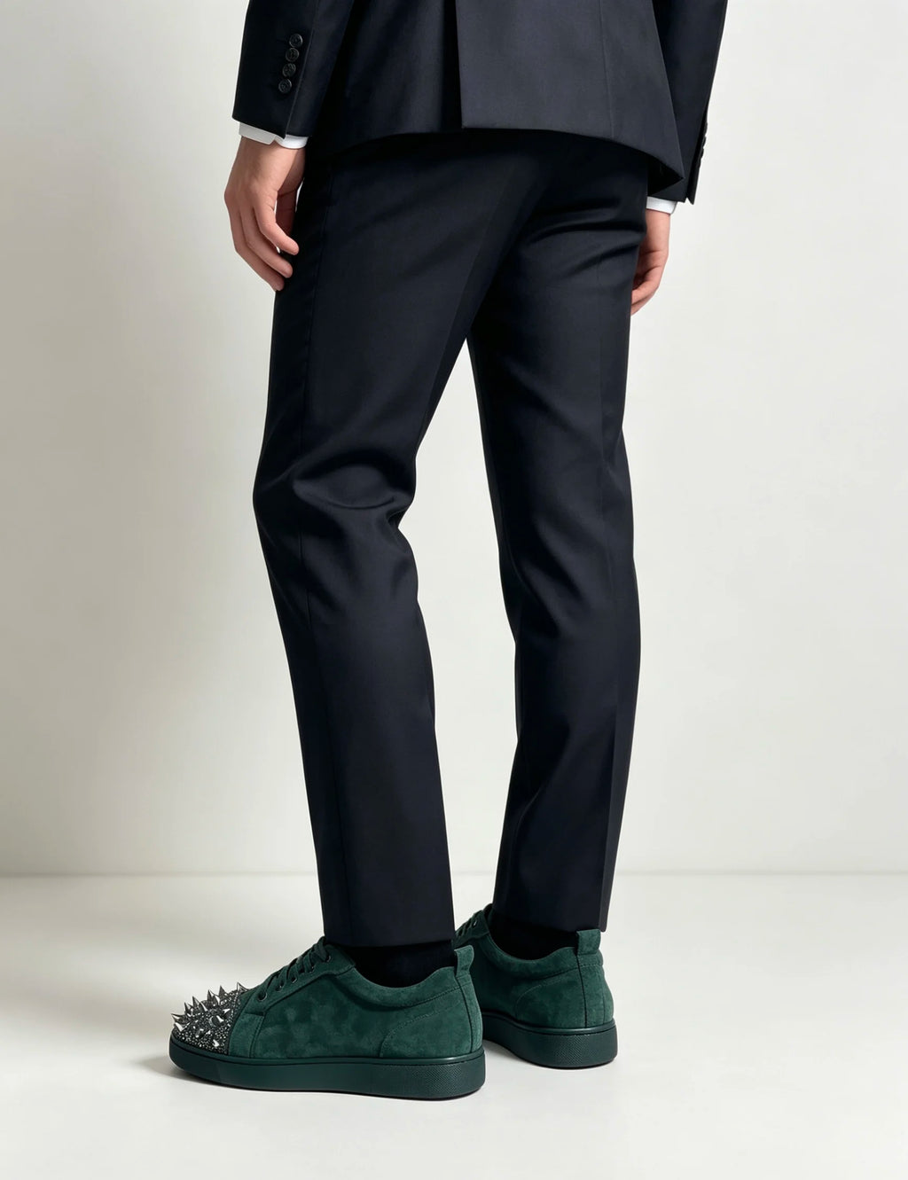 Sneakers Cuir Suède Vert Homme – Strass, Rivets, Bout Renforcé, Semelle Rouge, Tailles 35-47 – CLEVI Paris