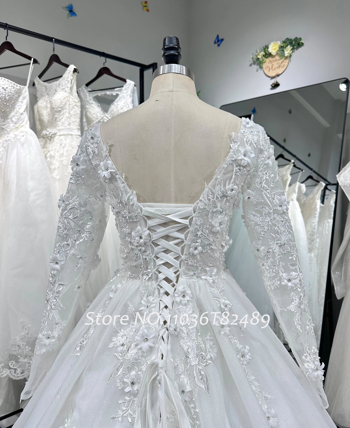 Robe de mariée princesse en tulle à fleurs – CLEVI Paris