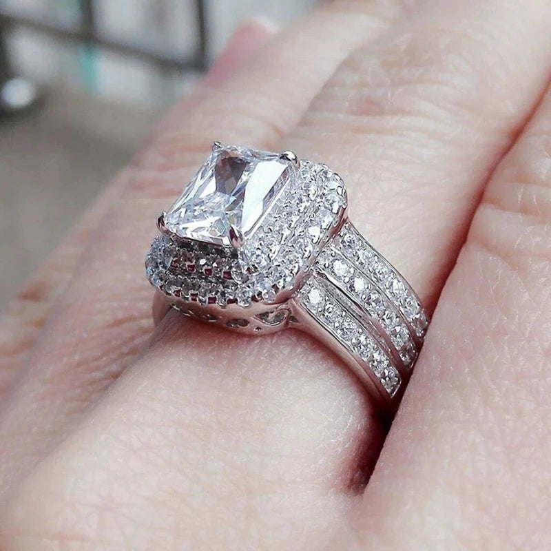Bague Moissanite Ronde Luxe – CLEVI Paris